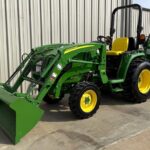 2016 John Deere 3033R