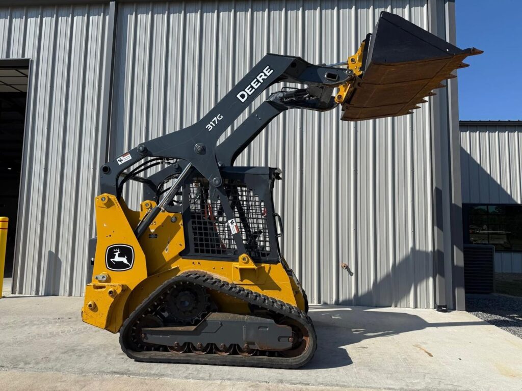 2023 Deere 317G 769