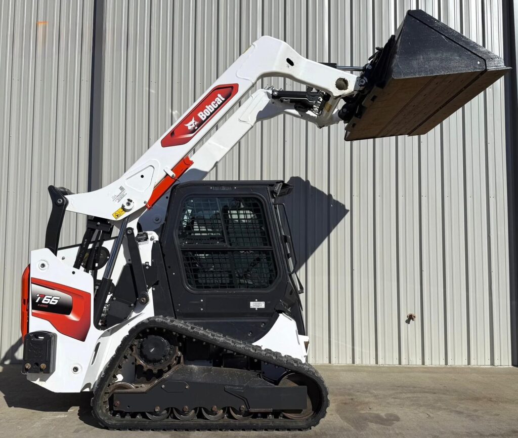 2021 Bobcat T66